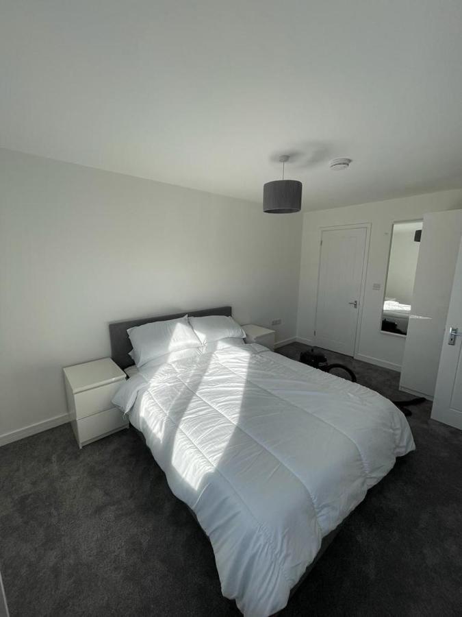 Double Room With Private Bathroom In Basingstoke Exterior foto